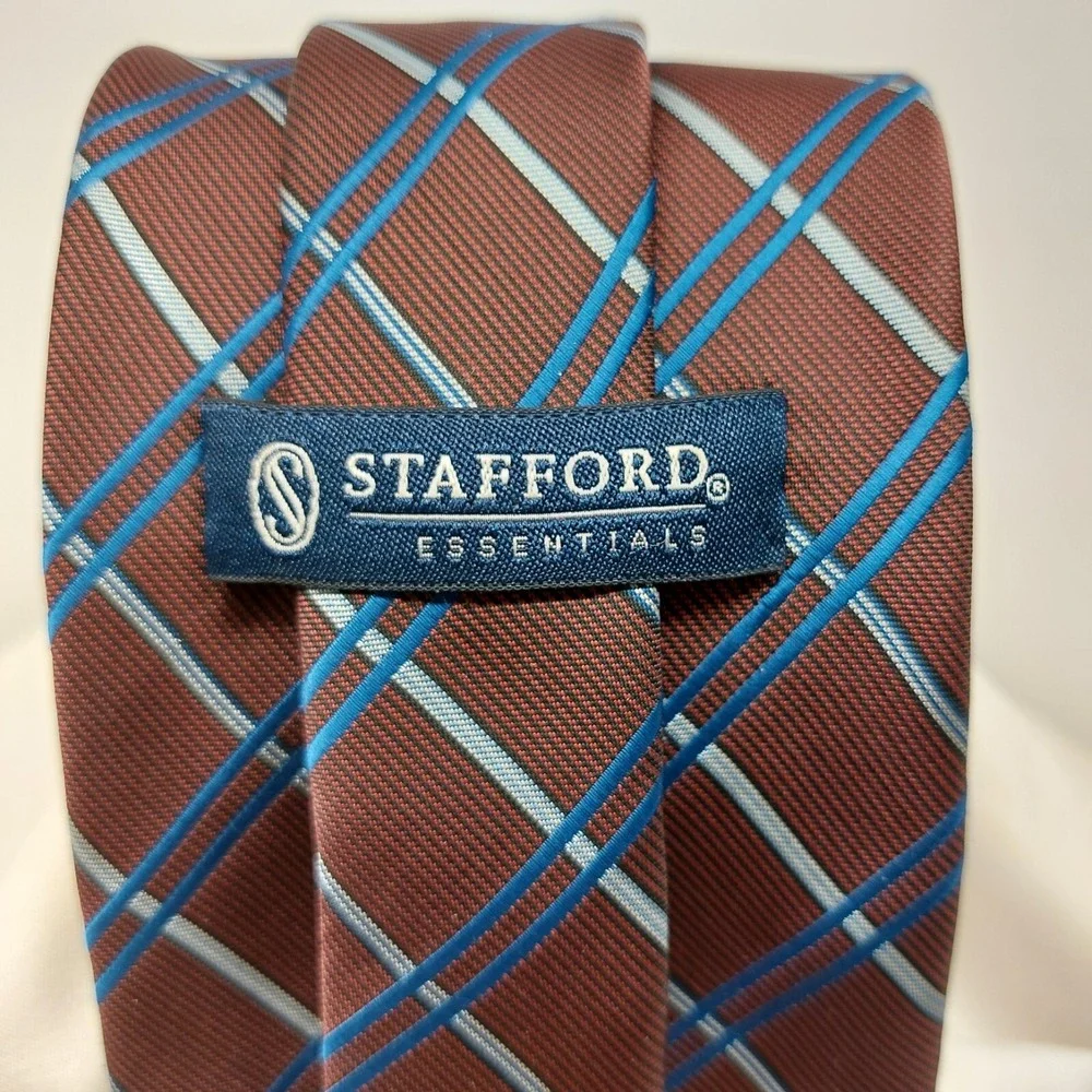 STAFFORD ESSENTIALS Silk Necktie Blue Purple‎ Geometric Necktie EUC 60